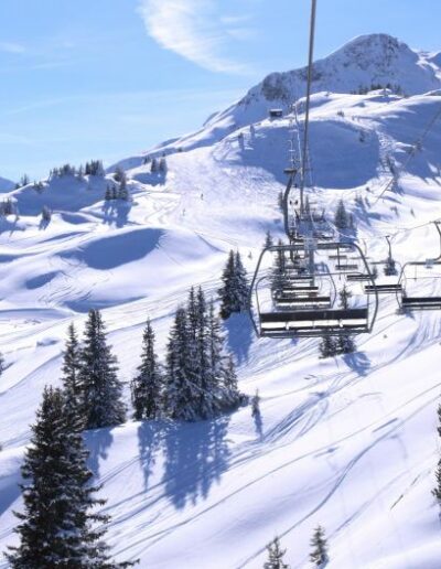 5763682-Arêches-Beaufort-Télésiège-et-pistes-